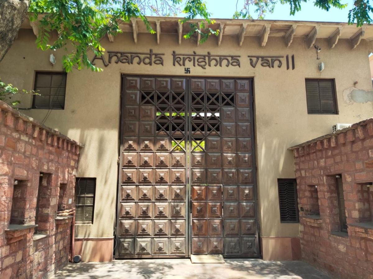Ananda Krishna Van Vrindāvan エクステリア 写真
