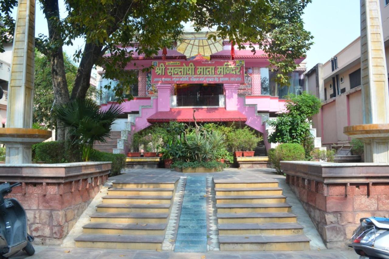 Ananda Krishna Van Vrindāvan エクステリア 写真